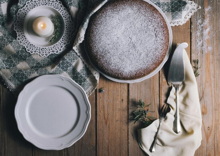 Chocolate Spice Cake: The Science of Warming Flavors